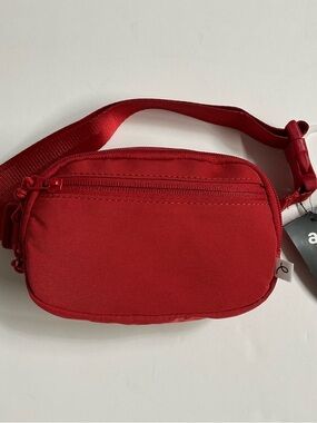 Art Class Red Fanny Pack/Crossbody Bag with Zip Pocket